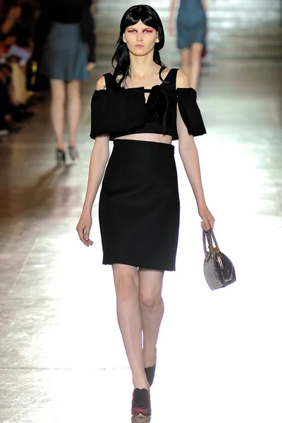 Look 3